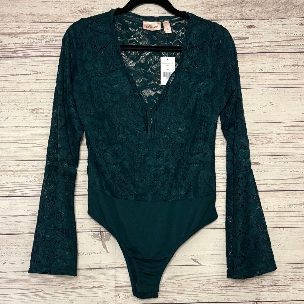 NWT Willow Root LS‎ Lace Bodysuit w/ Bell Sleeve Large